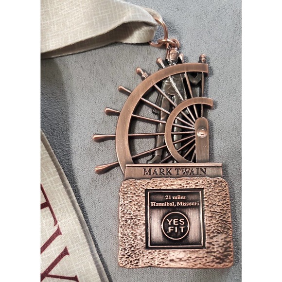 Yes.Fit - Mark Twain 21 Miles Fitness Medal - Add to Your Collection - Picture 1 of 2